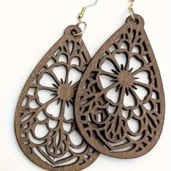 Wood Vintage Carved Flower Pattern Dangle Earrings - Picture 3 of 5